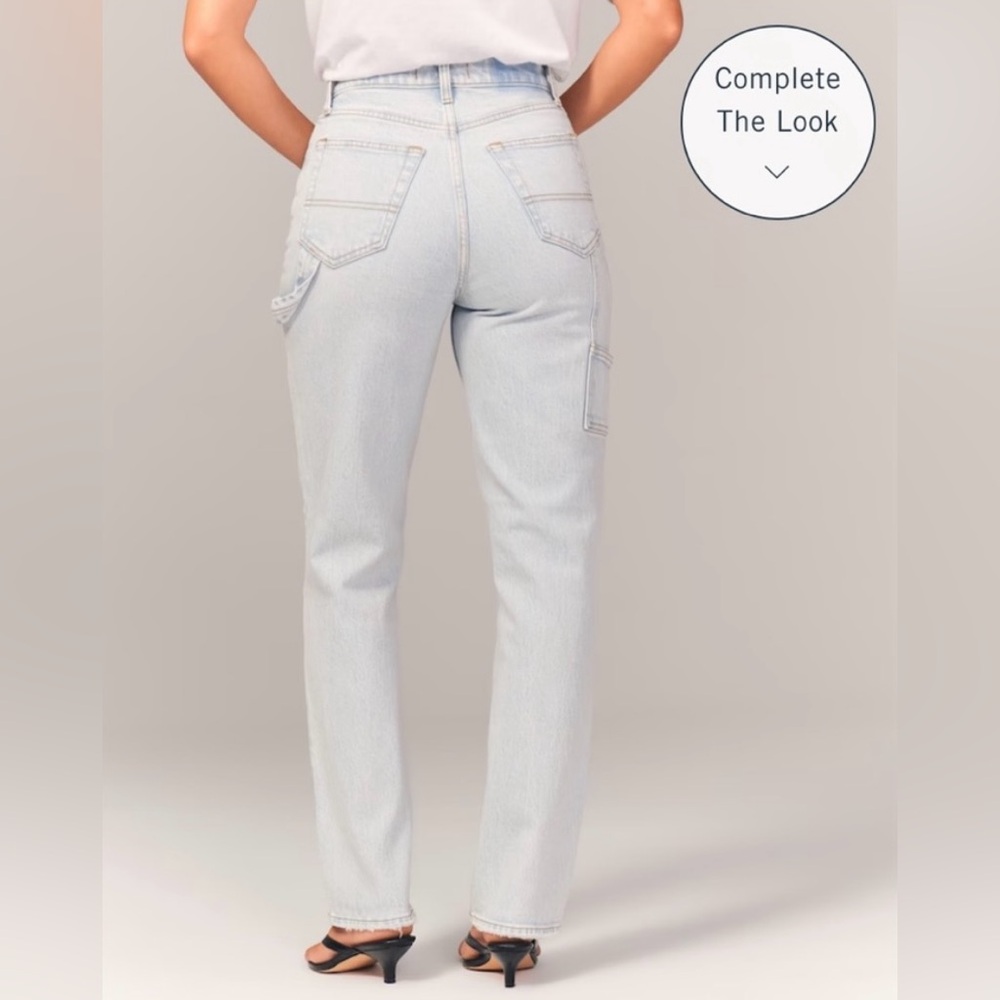 Abercrombie & Fitch The ‘90s Straight Ultra High Rise Light Wash Carpenter Jeans - Picture 2 of 6